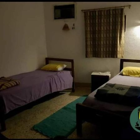 Sebaii Camp السباعى كامب شاطئ الترابين بجوار ويت بالس Hostel Nuweiba Luaran gambar