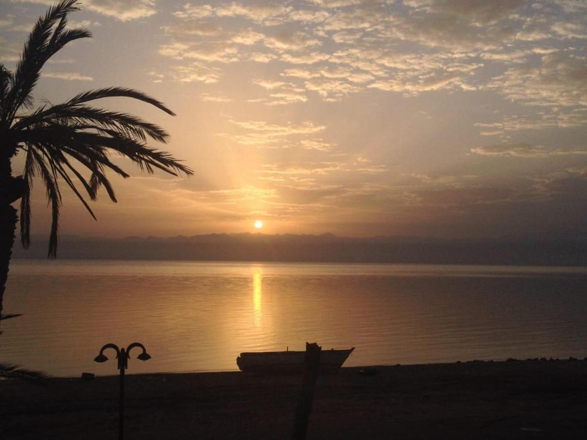 Sebaii Camp السباعى كامب شاطئ الترابين بجوار ويت بالس Hostel Nuweiba Luaran gambar