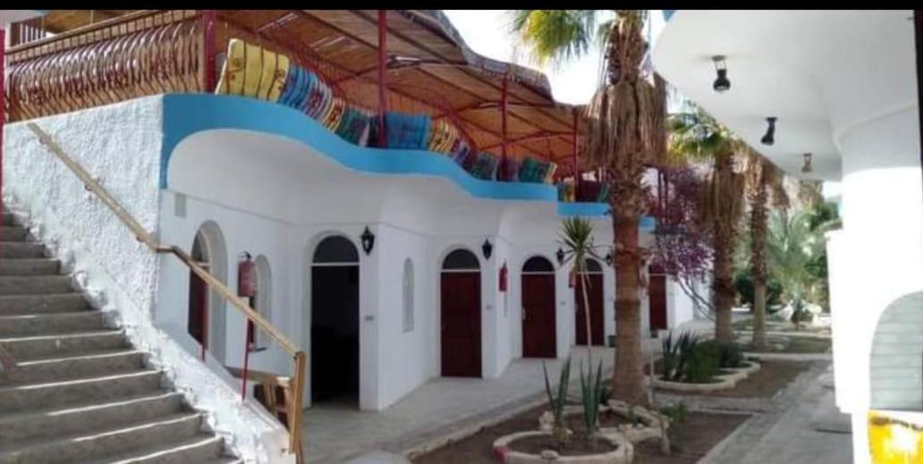 Sebaii Camp السباعى كامب شاطئ الترابين بجوار ويت بالس Hostel Nuweiba Luaran gambar