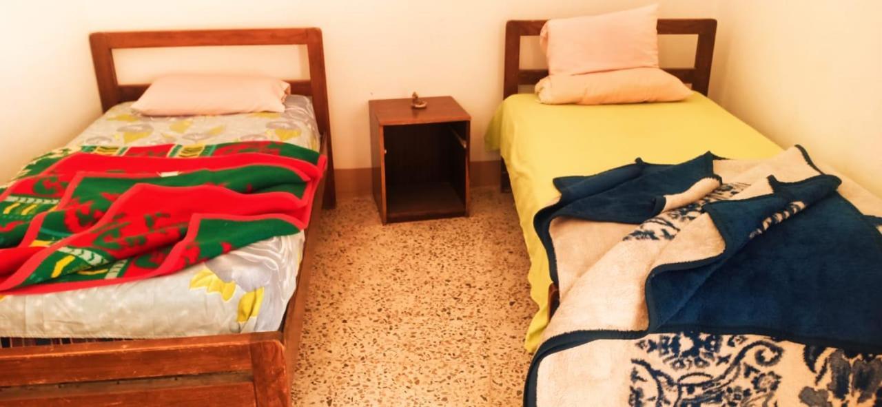 Sebaii Camp السباعى كامب شاطئ الترابين بجوار ويت بالس Hostel Nuweiba Luaran gambar